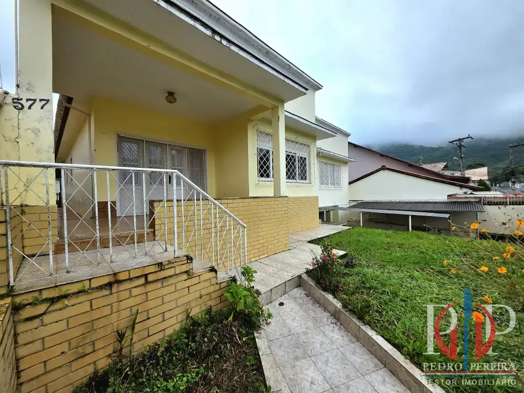 Casa 9 Quartos para venda no bairro Laranjeiras