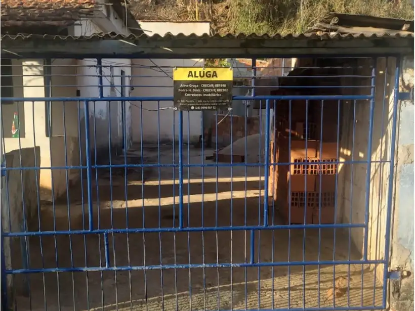 Casa 2 Quartos para locação no bairro Varginha