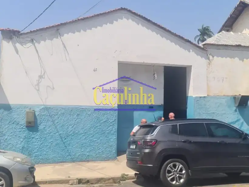 Galpão 140m² para locação no bairro Nossa Senhora de Santana