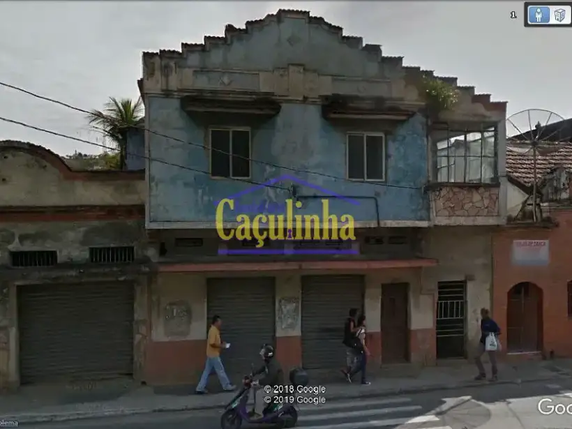 Casa 5 Quartos para venda no bairro Centro