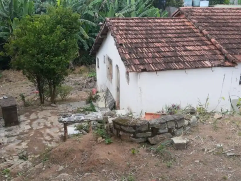 Casa 2 Quartos para venda no bairro Monte D'ouro