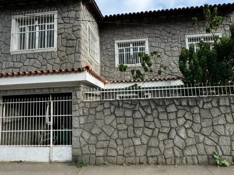 Casa 1 Quarto para venda no bairro Centro