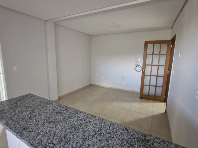 Apartamento 2 quartos para locação no bairro Canteiro