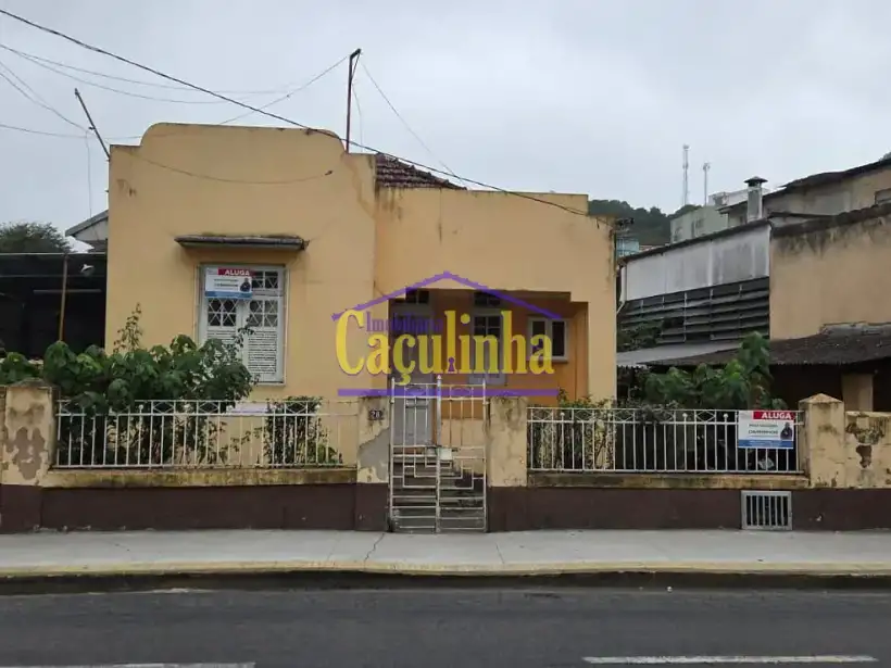 Casa 4 Quartos para locação no bairro Centro