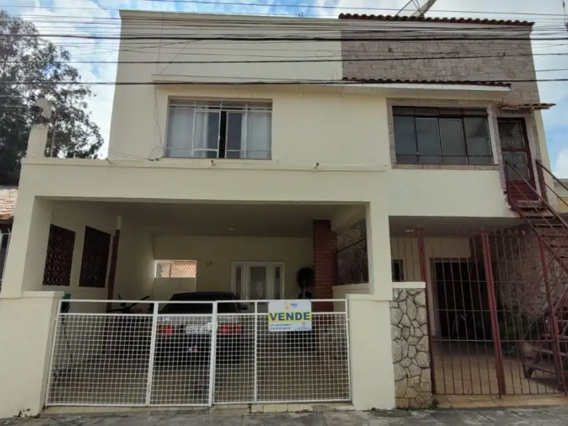 Casa 3 Quartos para venda no bairro Centro