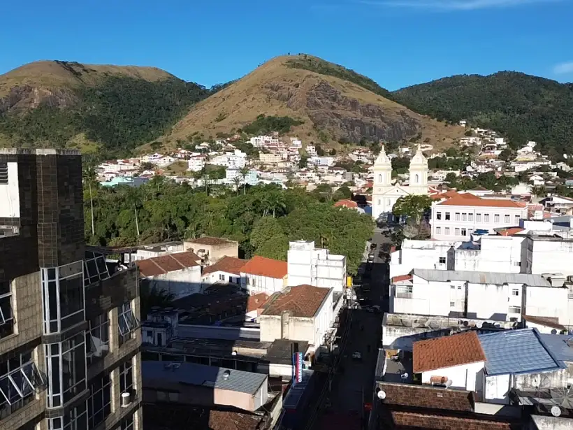 Apartamento 2 quartos, SENDO 1 suíte no Centro à venda