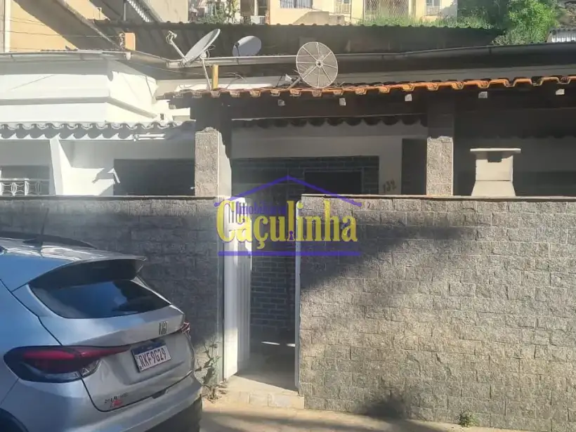 Casa 2 Quartos para venda no bairro Centro