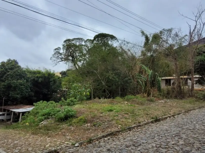 Terreno 645m² para venda no bairro Santa Cruz