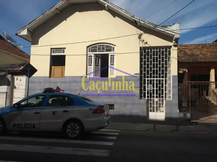 Casa 6 Quartos para venda no bairro Centro