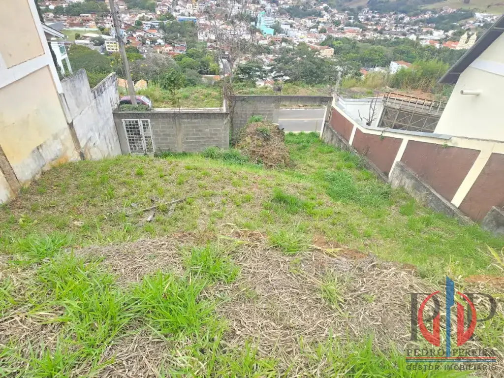 Terreno 360m² para venda no bairro Cruzeiro