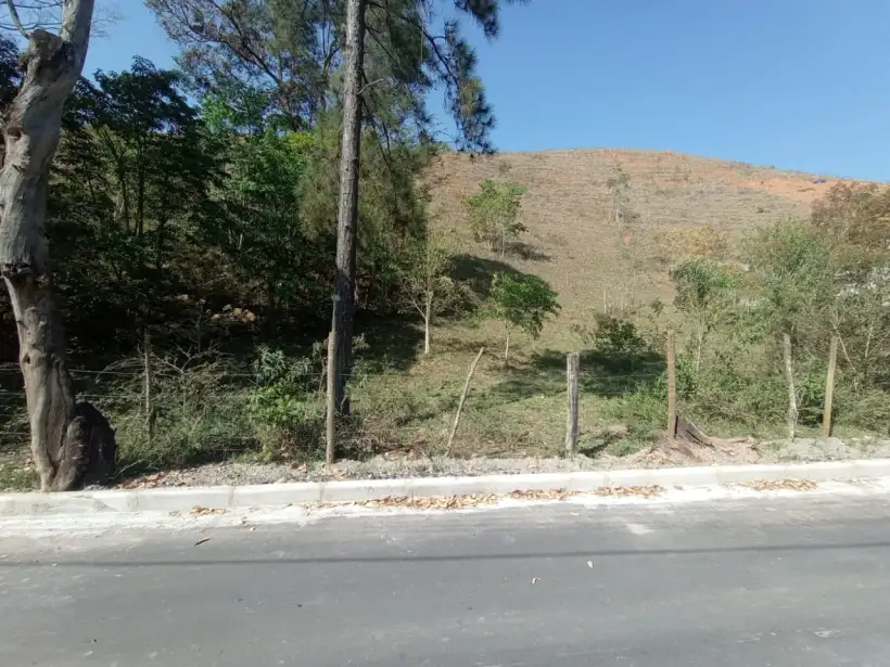 Terreno 330m² para venda no bairro Esteves