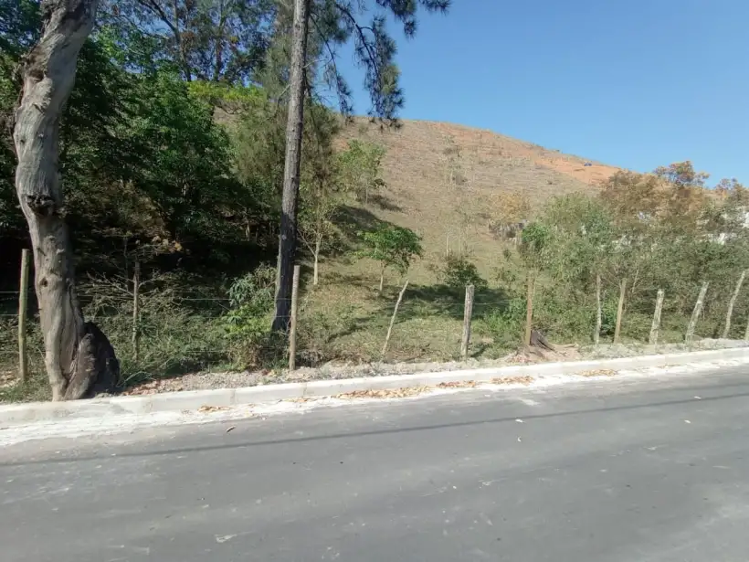 Terreno 330m² para venda no bairro Esteves