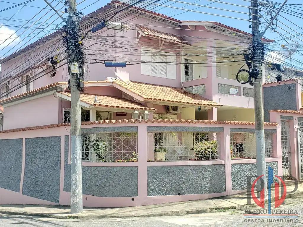 Casa 4 Quartos para venda no bairro Monte D'ouro