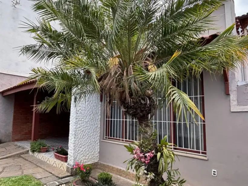 Casa 4 Quartos para venda no bairro Centro