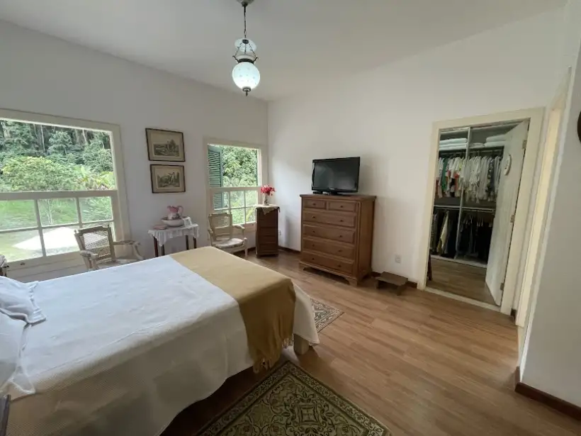 Casa 4 quartos para venda no bairro Centro