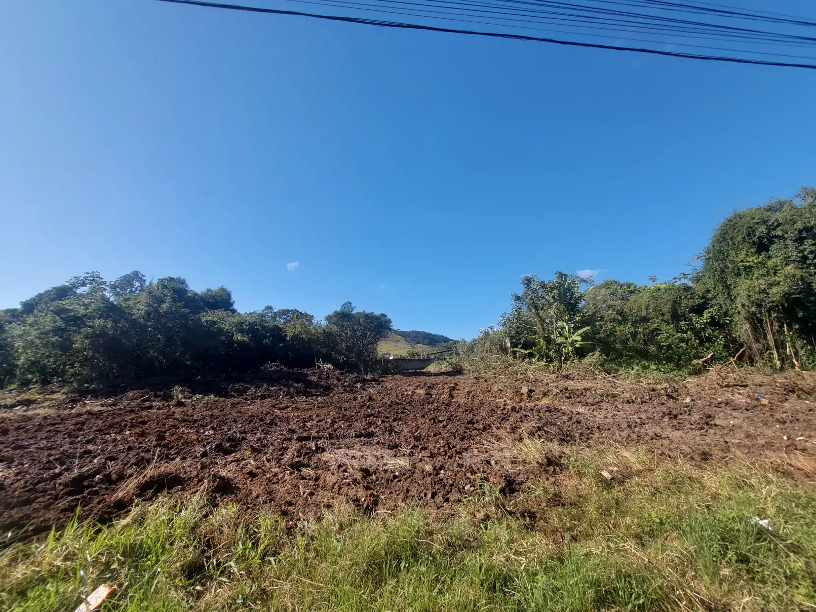 Terreno 561m² para venda no bairro Cambota