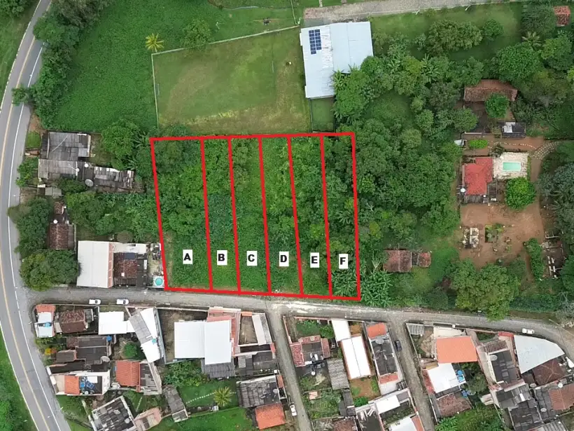 Terreno 561m² para venda no bairro Cambota