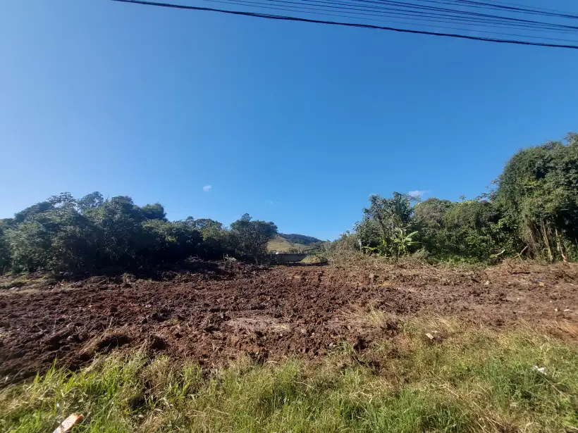 Terreno 561m² para venda no bairro Cambota