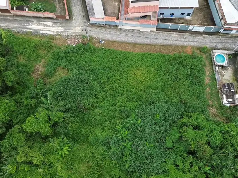Terreno 561m² para venda no bairro Cambota