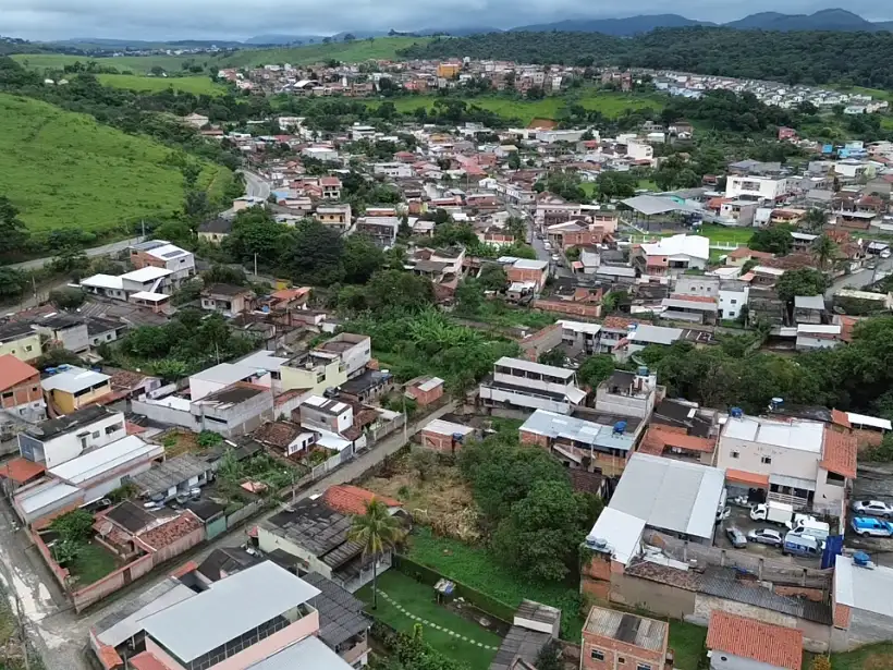 Terreno 561m² para venda no bairro Cambota
