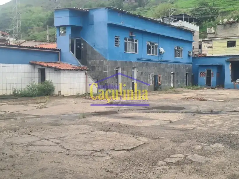 Galpão 2.000m² para locação no bairro Centro