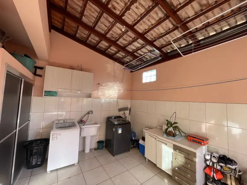 Casa 4 quartos para venda no bairro Carambita
