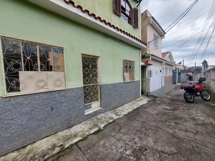 Casa 2 quartos para venda no bairro Centro