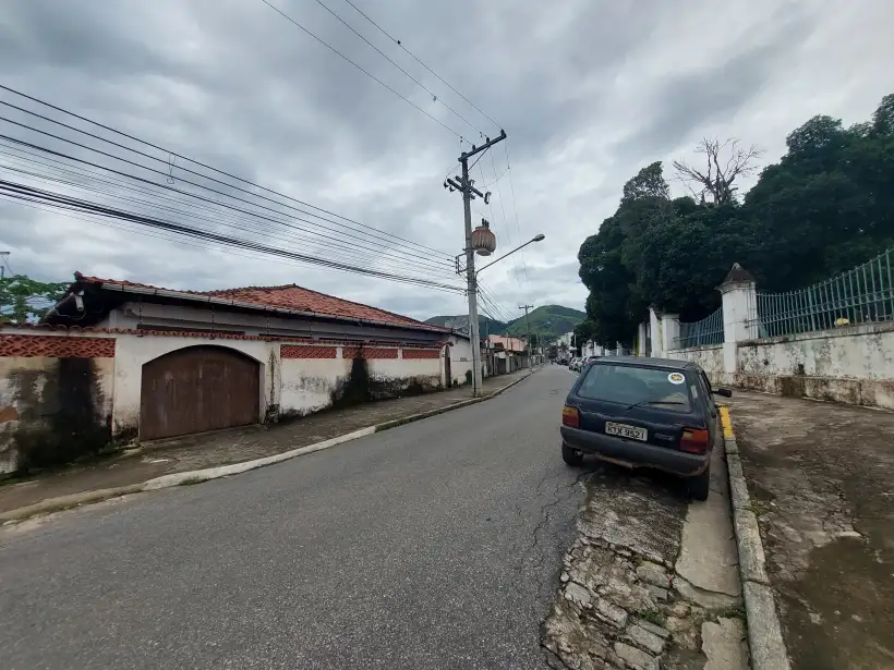 Casa 2 quartos para venda no bairro Centro
