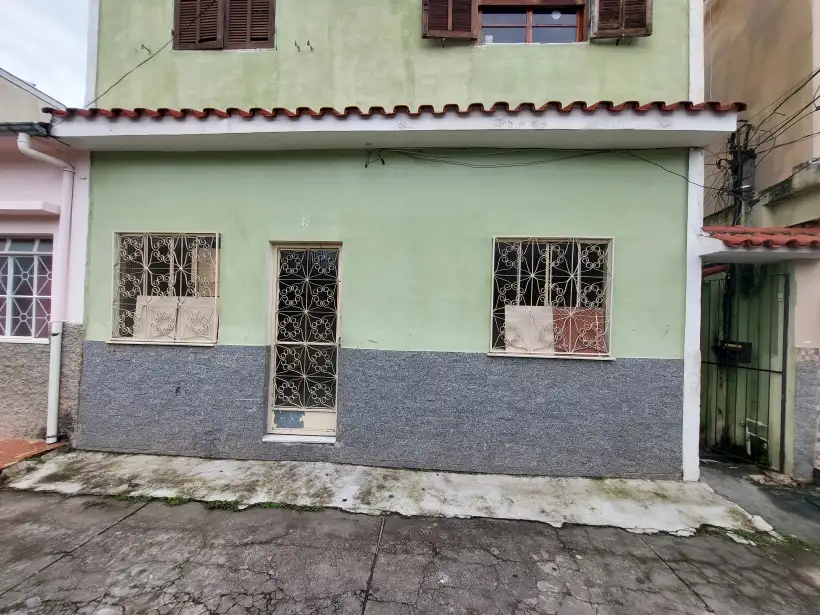Casa 2 quartos para venda no bairro Centro