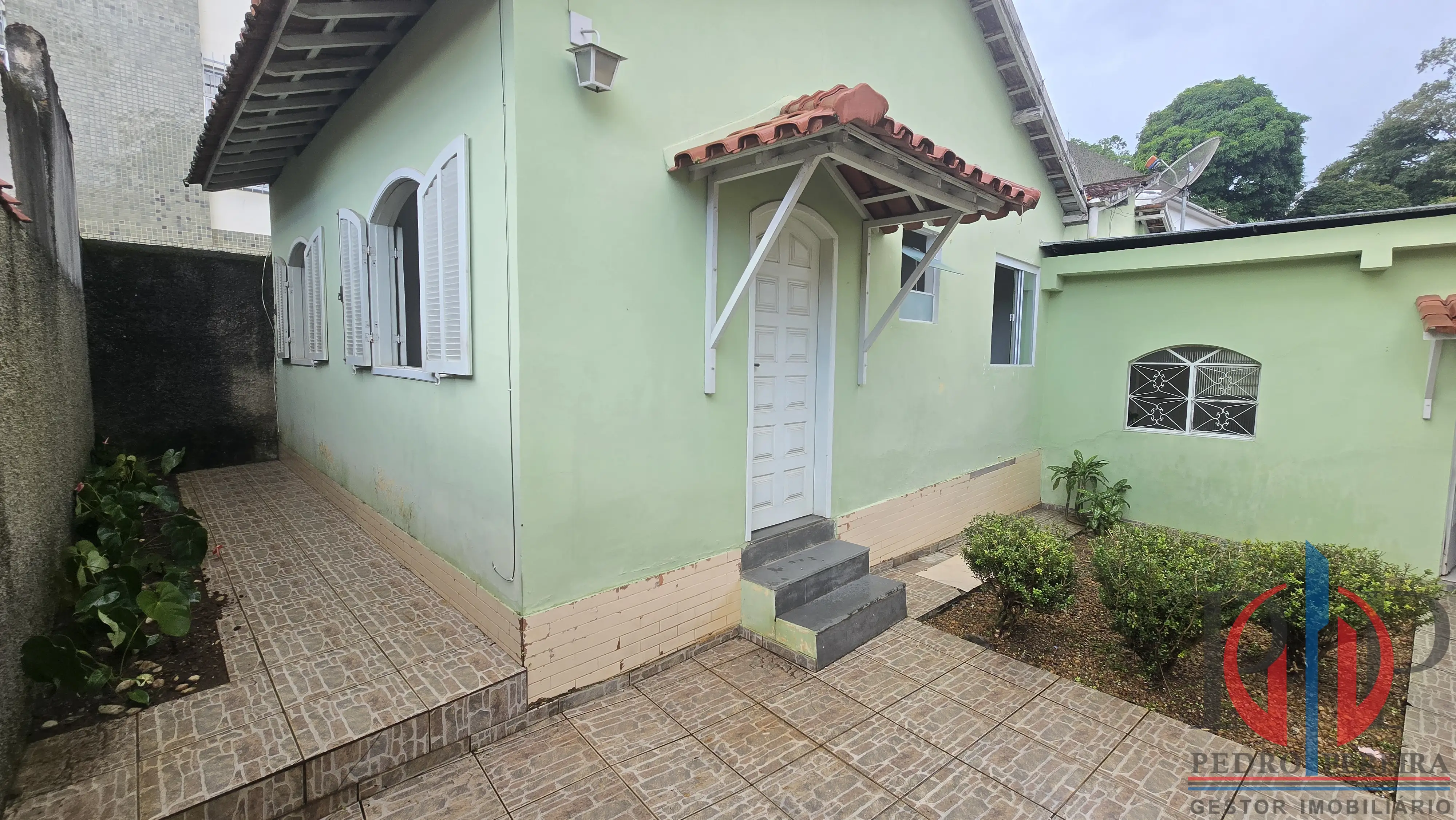 Casa 4 Quartos para venda no bairro Centro