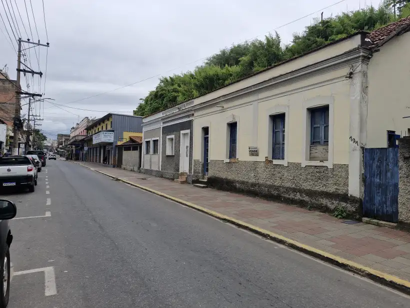 Terreno 196m² para venda no bairro Centro
