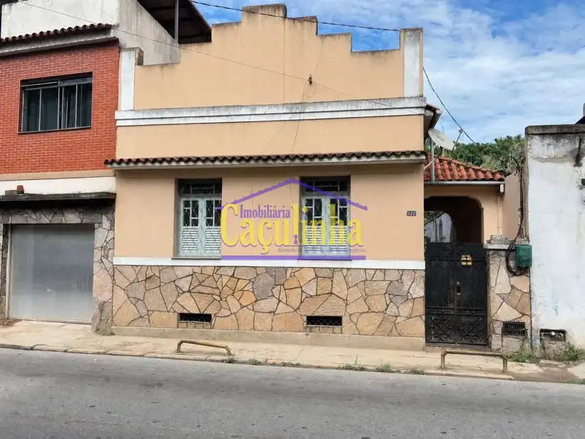Casa 3 Quartos para venda no bairro Centro