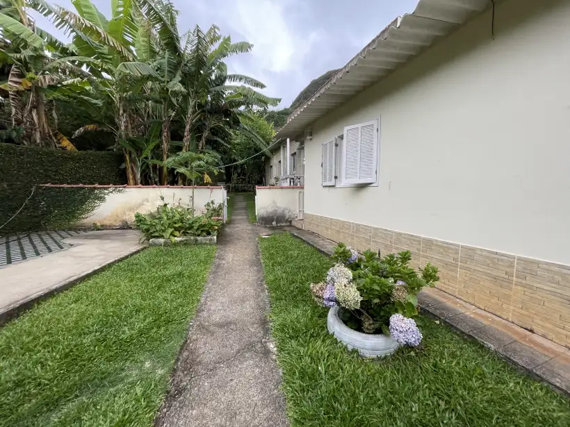 Casa 4 quartos para venda no bairro Centro