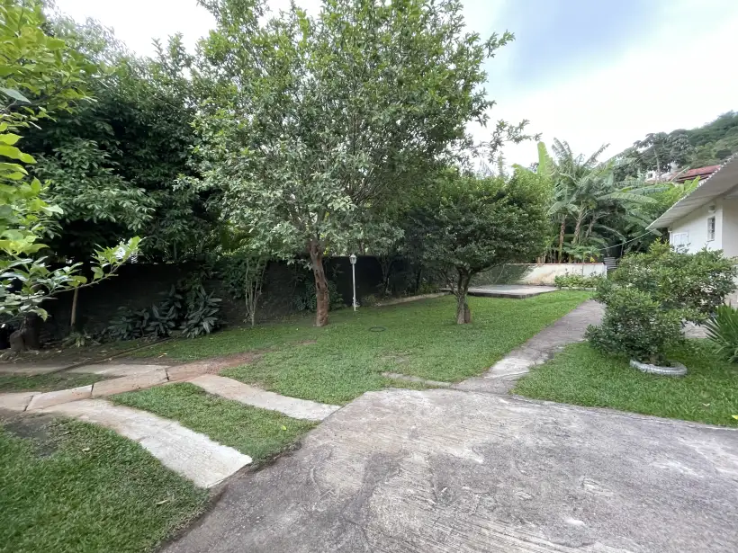 Casa 4 quartos para venda no bairro Centro