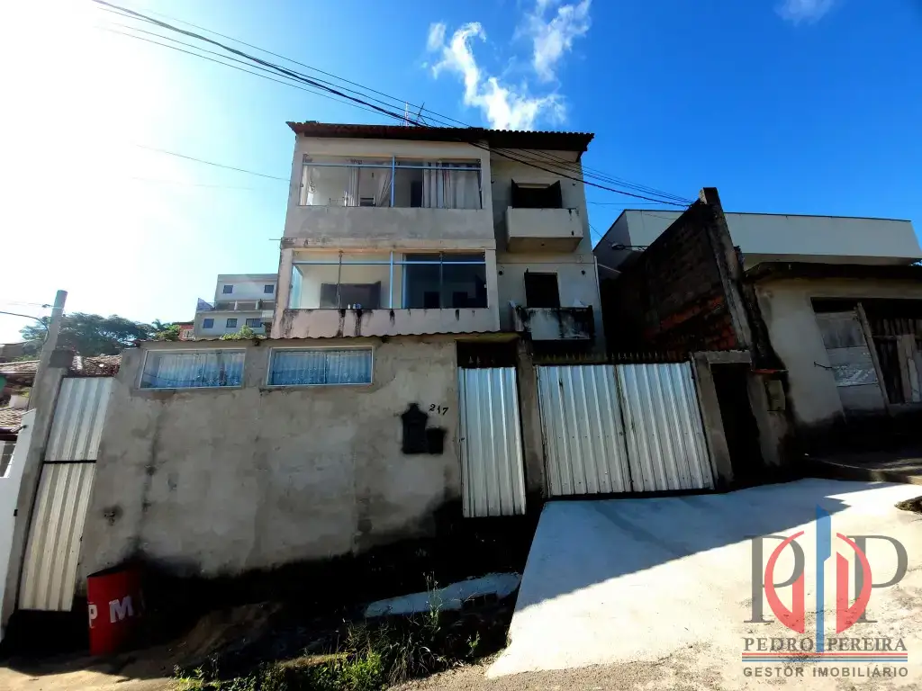 Casa 4 Quartos para venda no bairro Cruzeiro