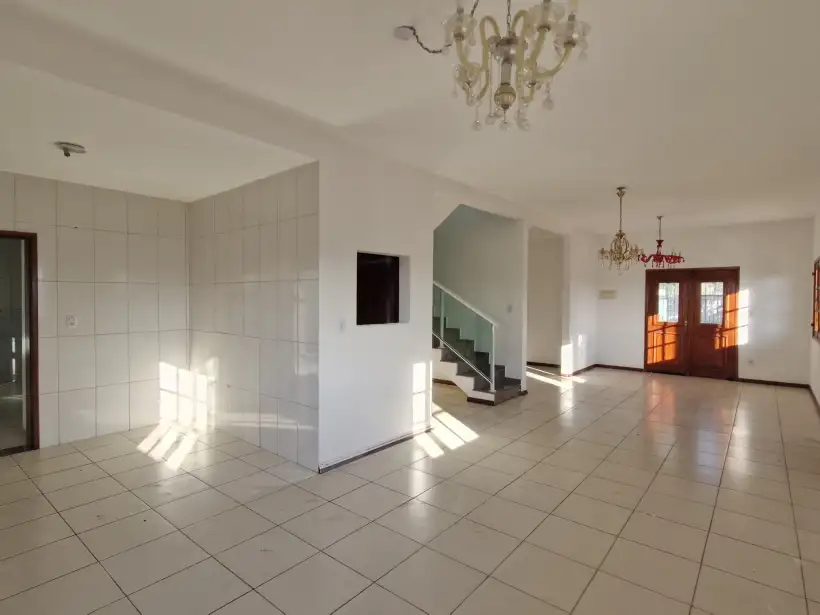 Casa 3 quartos para venda e locação no bairro Centro