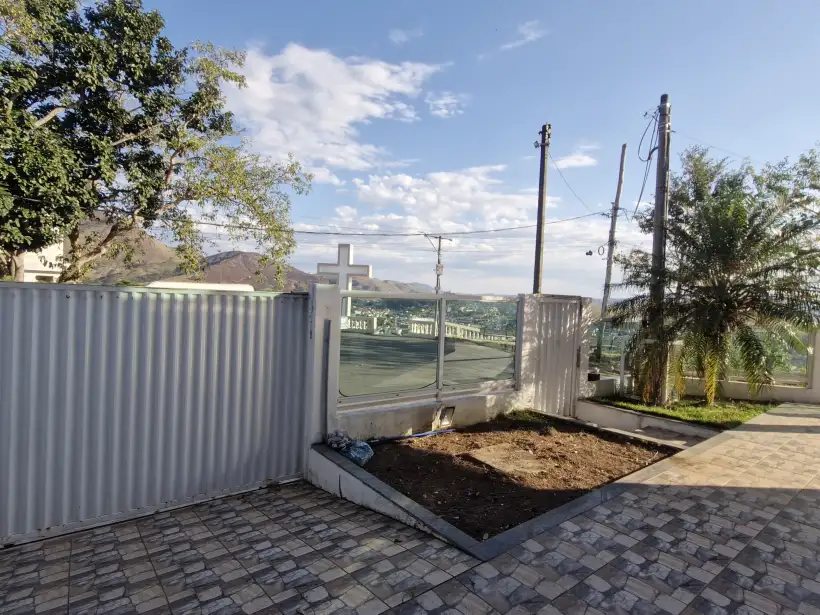 Casa 3 quartos para venda e locação no bairro Centro