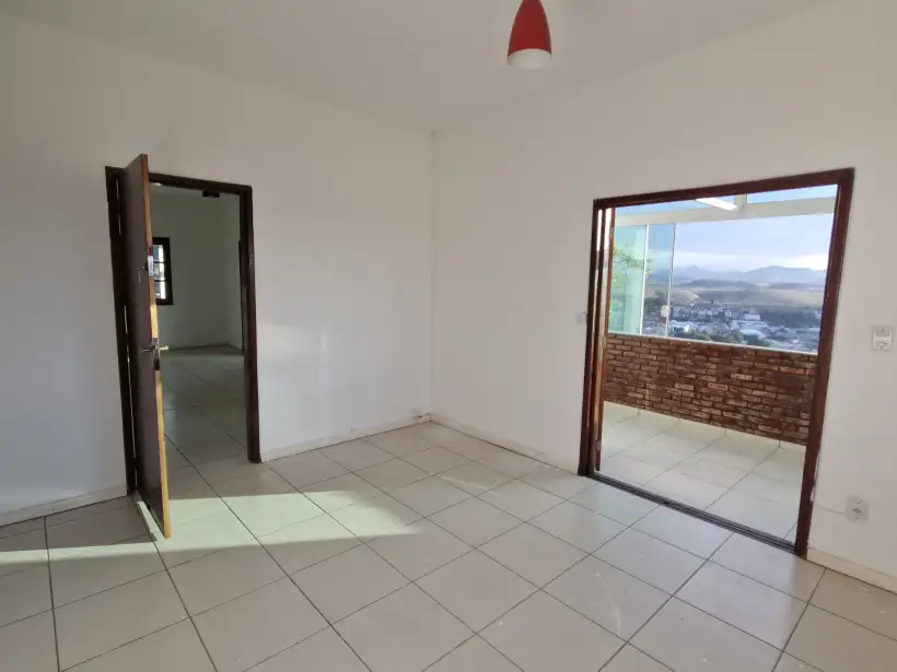 Casa 3 quartos para venda e locação no bairro Centro