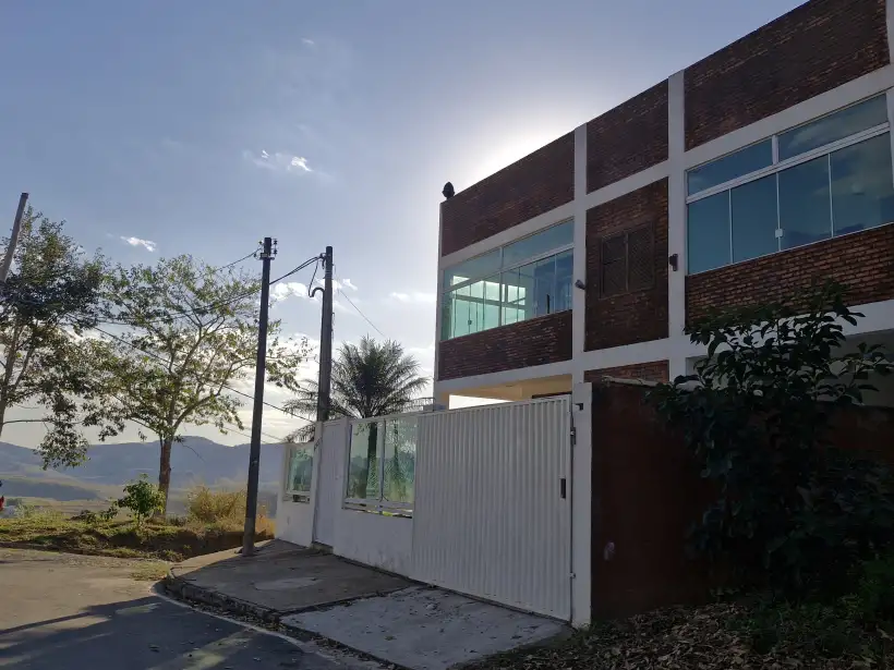 Casa 3 quartos para venda e locação no bairro Centro