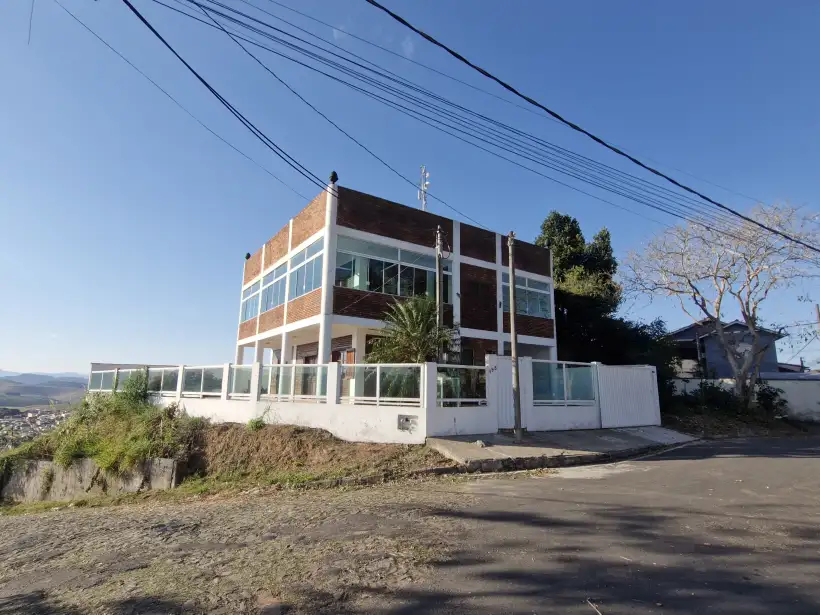 Casa 3 quartos para venda e locação no bairro Centro