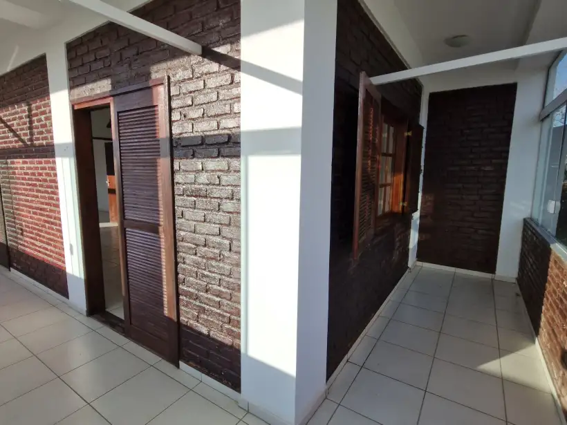 Casa 3 quartos para venda e locação no bairro Centro