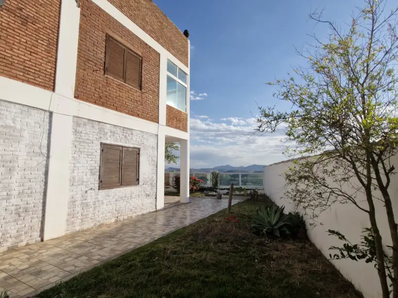 Casa 3 quartos para venda e locação no bairro Centro