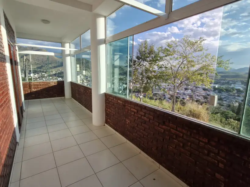 Casa 3 quartos para venda e locação no bairro Centro
