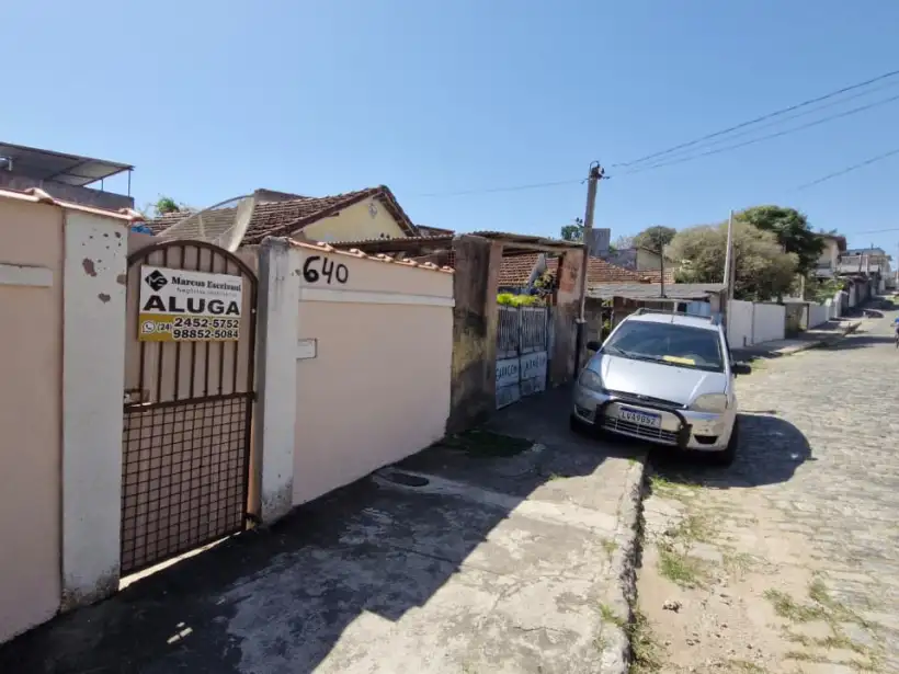 Casa para locação no bairro MONTE D'OURO