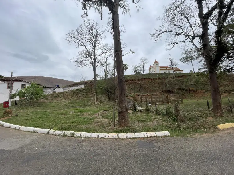 Terreno 300m² para venda no bairro Pentagna