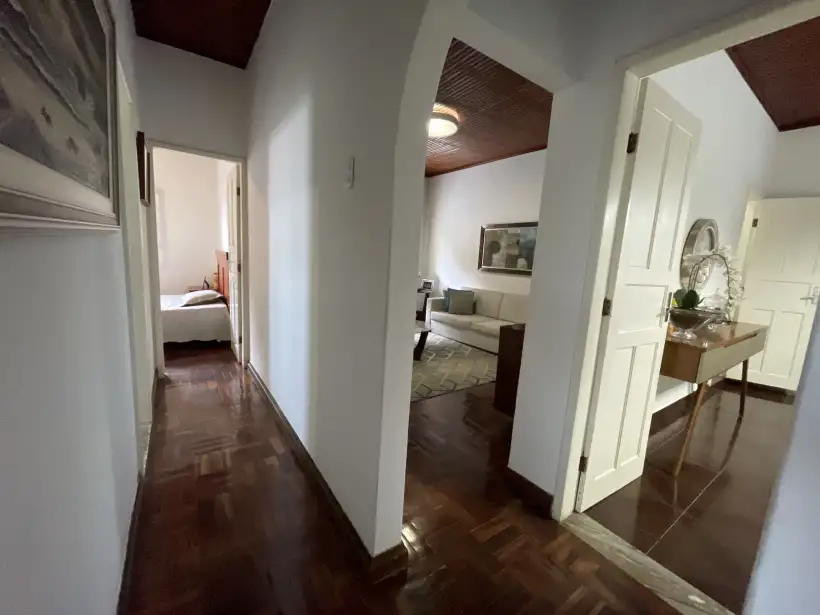 Casa 5 quartos SENDO 1 suíte no Centro