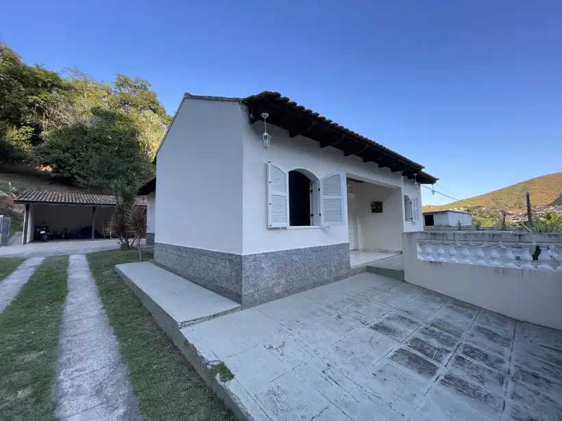 Casa 5 quartos SENDO 1 suíte no Centro
