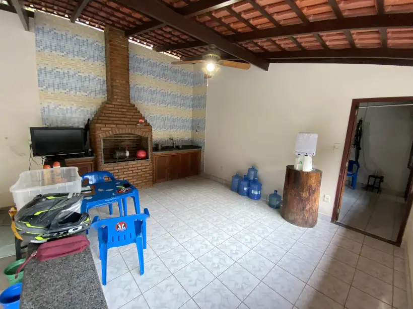 Casa 5 quartos SENDO 1 suíte no Centro