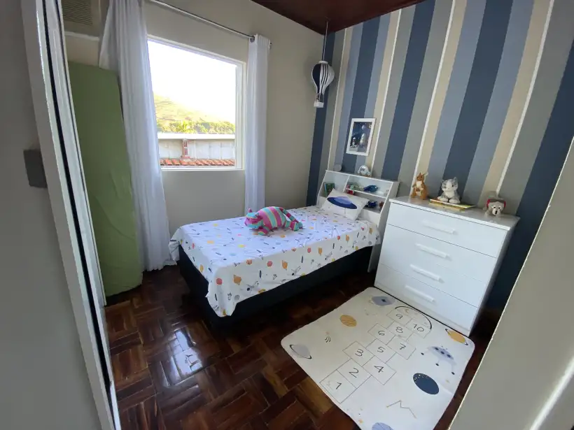 Casa 5 quartos SENDO 1 suíte no Centro