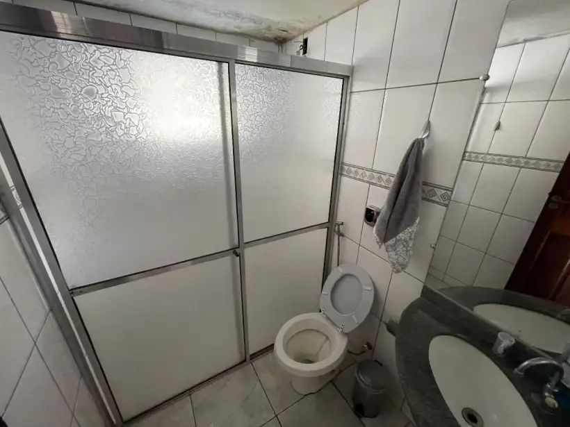 Casa 5 quartos SENDO 1 suíte no Centro
